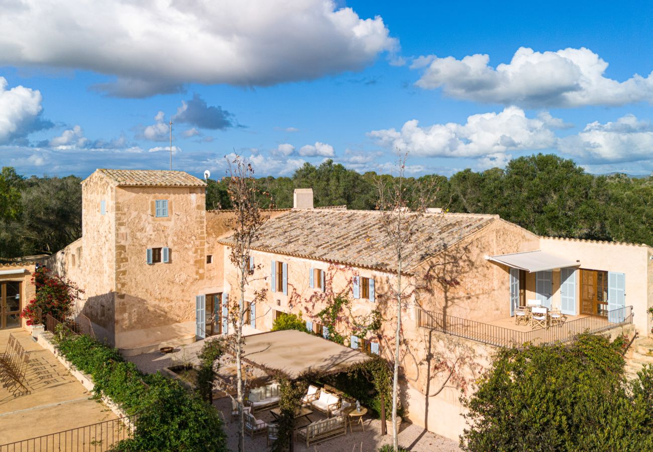 Country house in LLucmajor - Finca Terra Vella luxury finca with up to 11 bedrooms for monthly rental in Mallorca