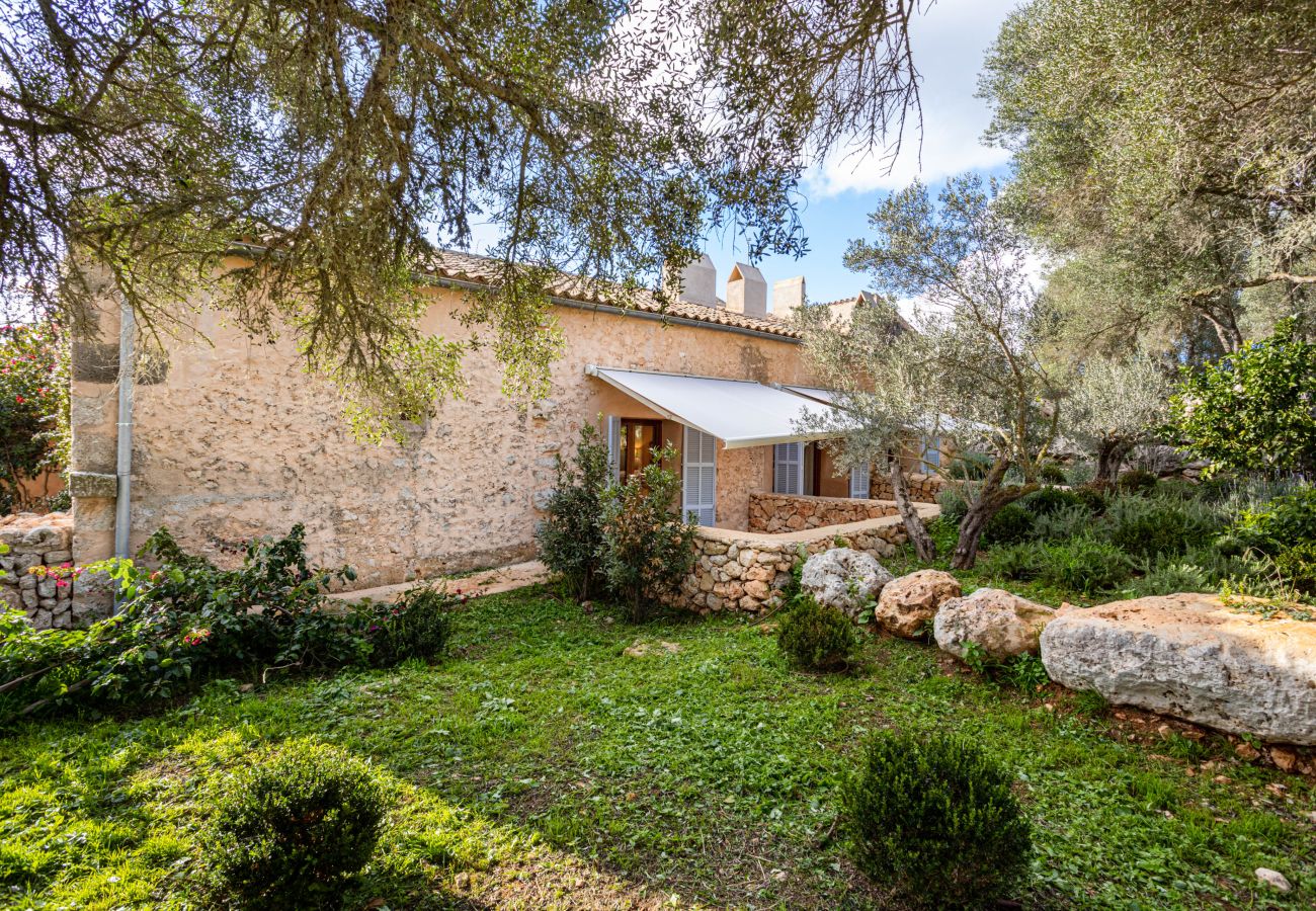 Country house in LLucmajor - Finca Terra Vella luxury finca with up to 11 bedrooms for monthly rental in Mallorca
