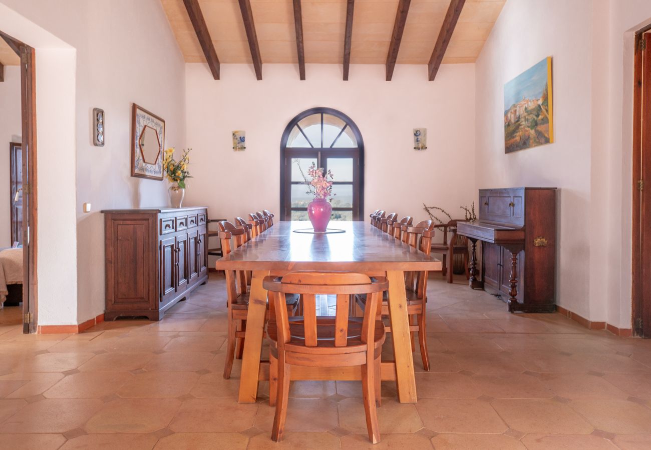 Country house in Manacor - Holiday Home El Castillo with Pool for 12 Guests near Manacor in Mallorca