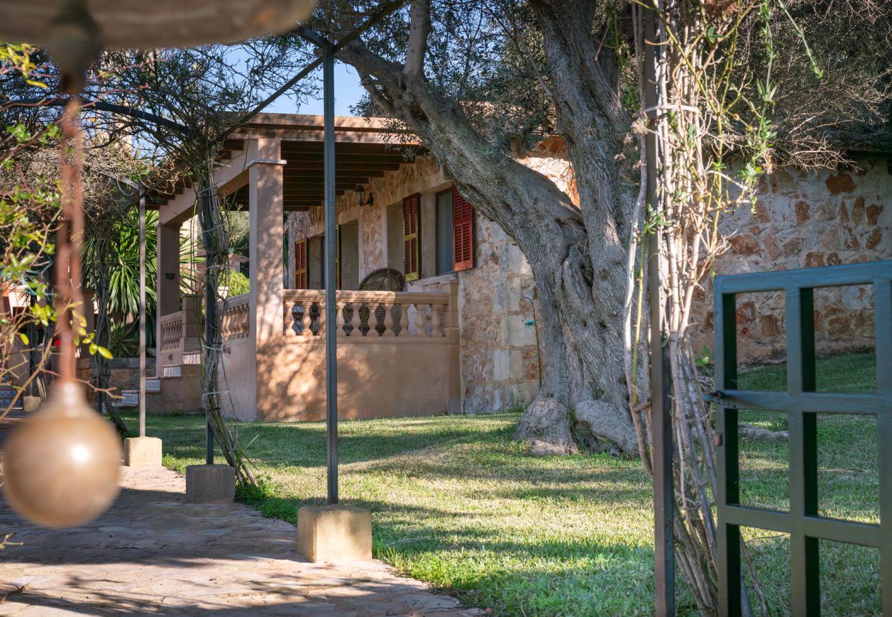 Country house in Manacor - Holiday Home El Castillo with Pool for 12 Guests near Manacor in Mallorca
