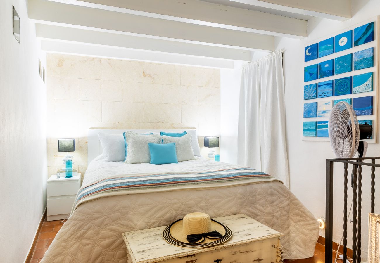 Studio in Palma  - La Lonja Studio Palma Old Town for Monthly Rental