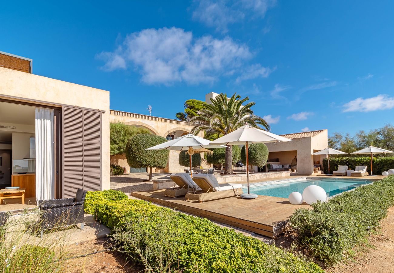 Villa in Colònia de Sant Jordi - Villa Cabrera Holiday Home with Sea Views and Pool in Colònia de Sant Jordi, Mallorca