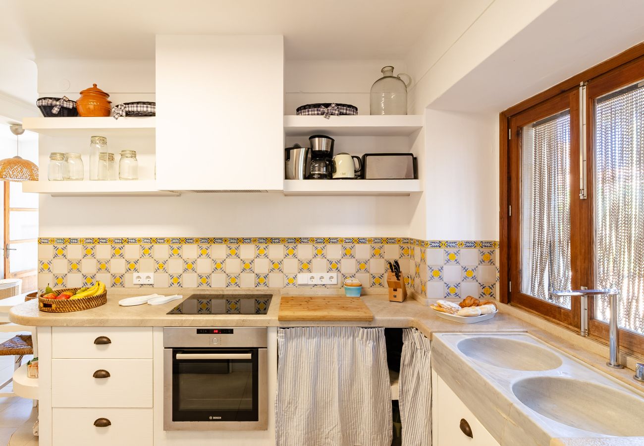 Villa in Colònia de Sant Jordi - Villa Cabrera Holiday Home with Sea Views and Pool in Colònia de Sant Jordi, Mallorca