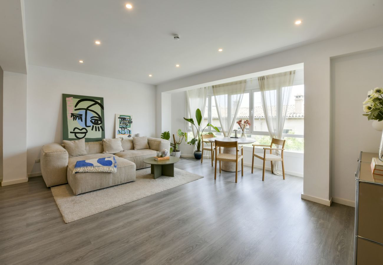 Flat in Palma  - Renovated 3-Bedroom Apartment for Sale in Santa Catalina, Palma